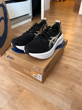 Asics Nimbus 28 Running Shoes de segunda mano