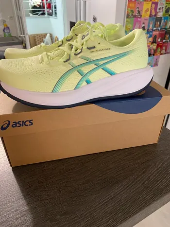 Used Asics Gel-Cumulus 28 Running Shoes