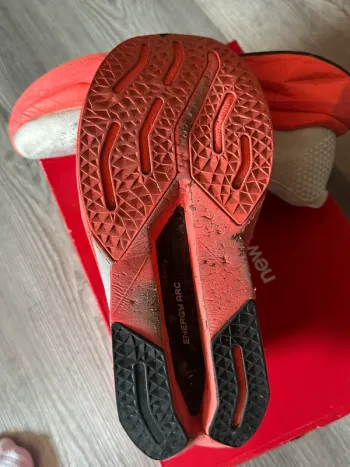 Używany New Balance Fuelcell Supercomp Trainer V3 bike — zdjęcie 3 z 3