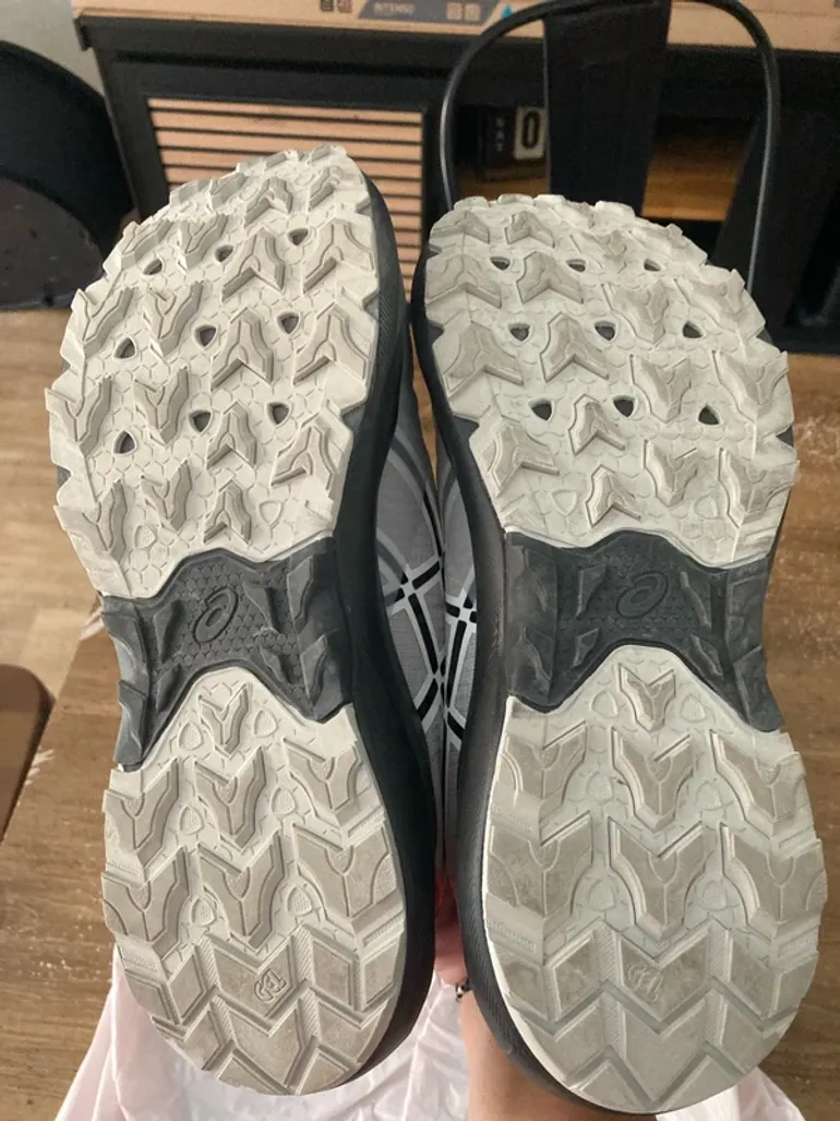 Used Asics Running Shoes bike — image 6 of 9