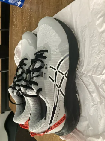 Used Asics Running Shoes bike — image 2 of 9