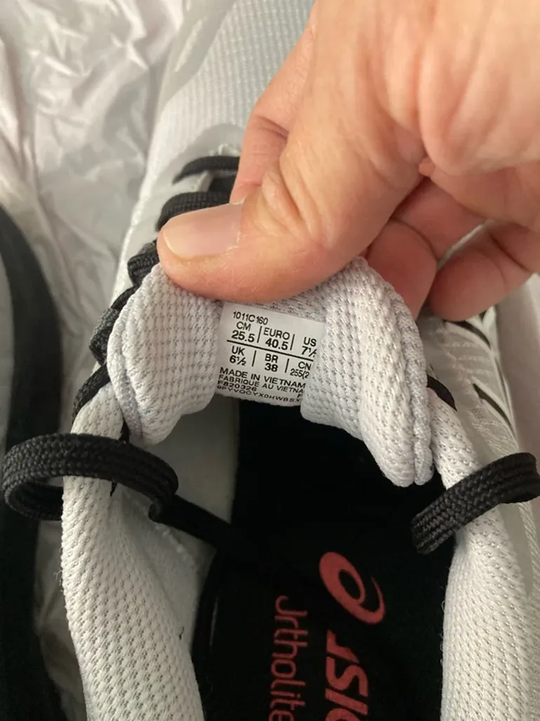 Used Asics Running Shoes bike — image 5 of 9