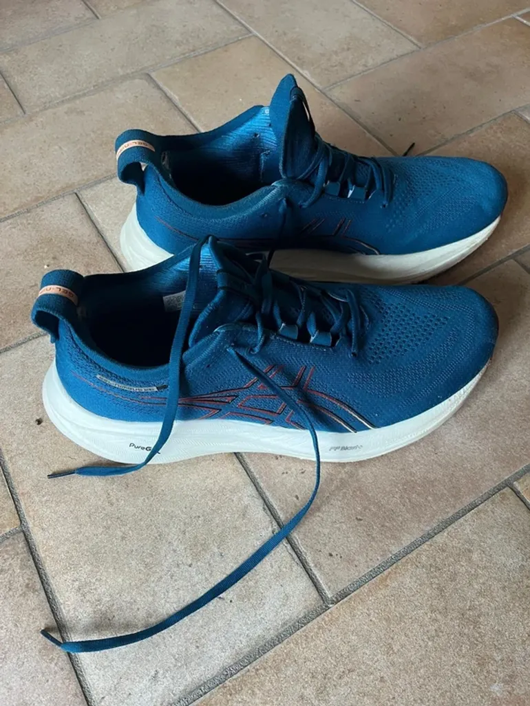 Used Asics Gel Nimbus 26 bike — image 3 of 4