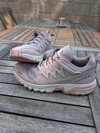 Käytetty Salomon ACS PRO Hiking