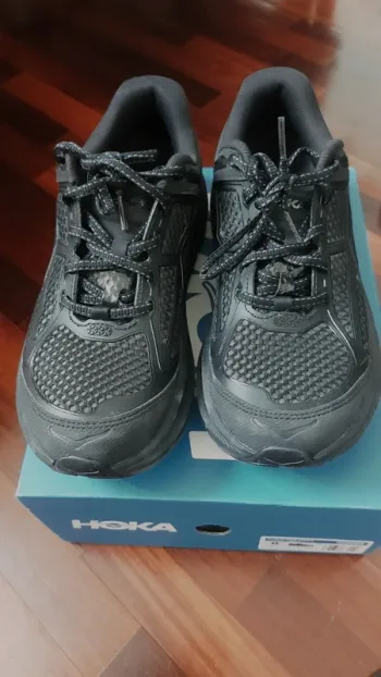 Used Hoka Clifton 9 Running Shoes