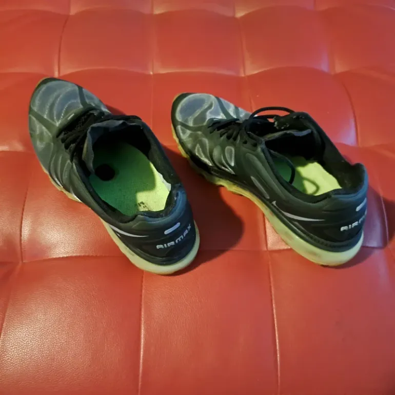 Used Nike Air Max+ 2012 bike — image 4 of 5