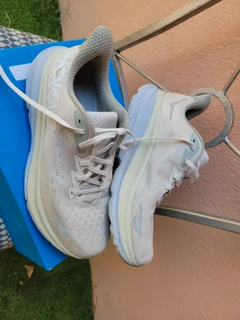 Used Hoka Clifton 9 Running Shoes