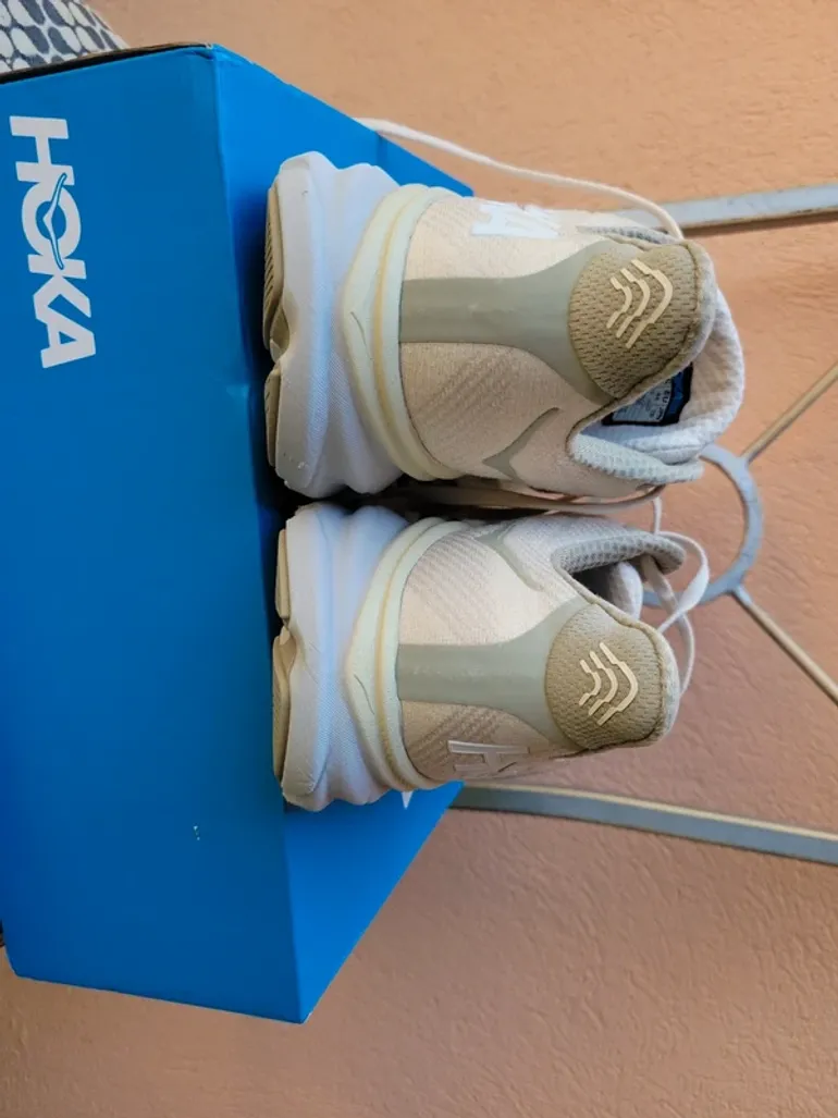 Used Hoka Clifton 9 bike — image 7 of 11