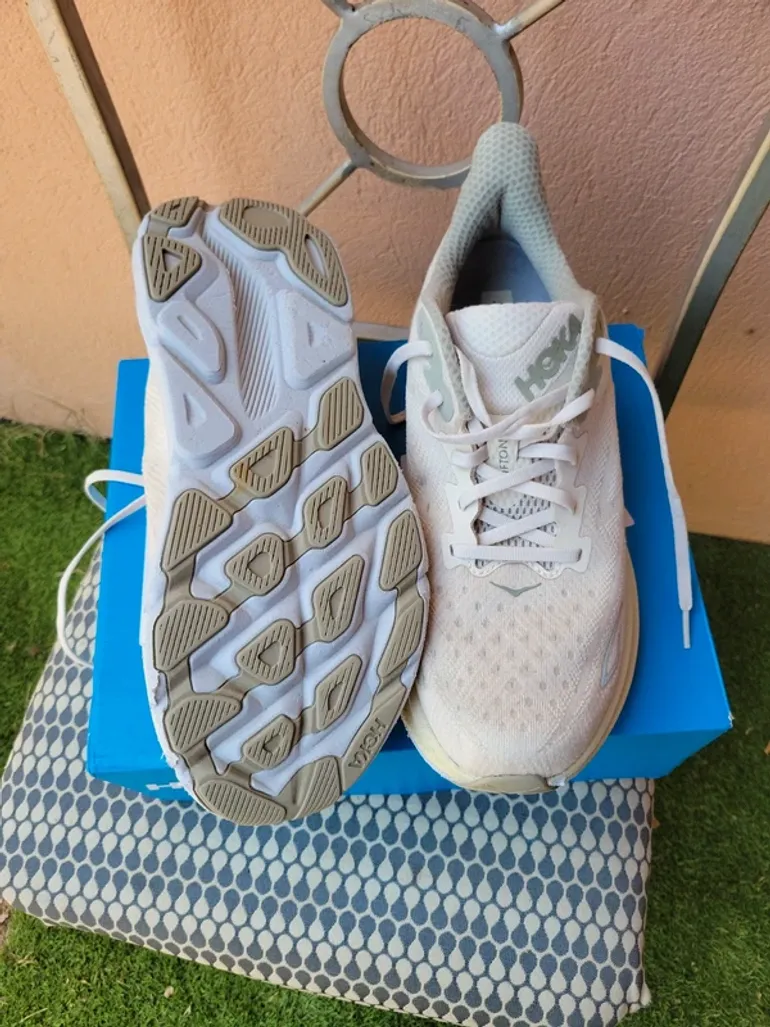 Used Hoka Clifton 9 bike — image 10 of 11