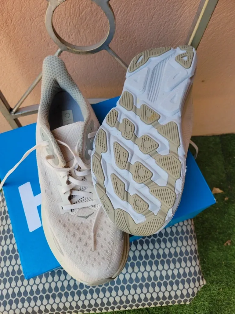 Used Hoka Clifton 9 bike — image 11 of 11
