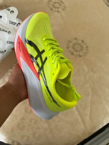 Used Asics Magic Speed 4 Running Shoes