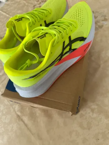 Used Asics Magic Speed 4 bike — image 6 of 8