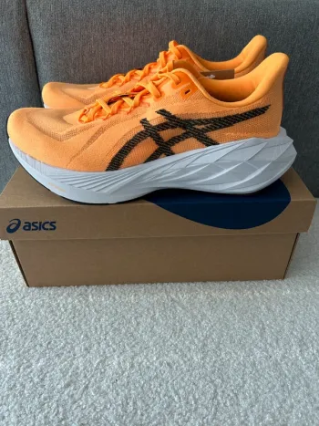 Used Asics Dynablast 6 Running Shoes