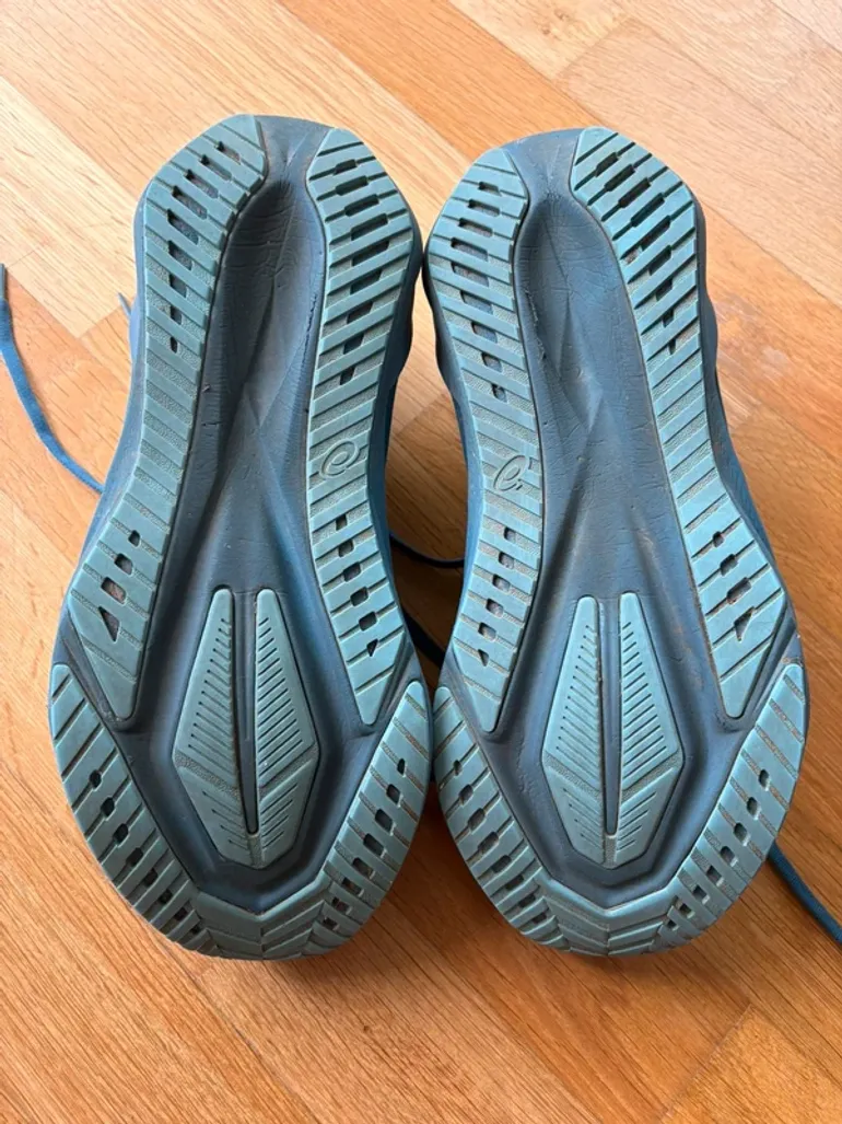 Gebrauchtes Asics Novablast 5 bike — Bild 4 von 6