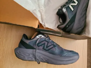 New Balance Fresh Foam Trainer bike usato — immagine 2 di 8