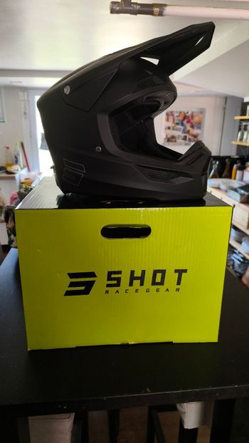 Used shot race Helmet Cycling Accessories