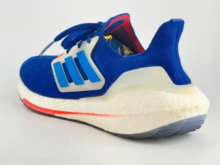 Used Adidas Ultra Boost 22 bike — image 21 of 26