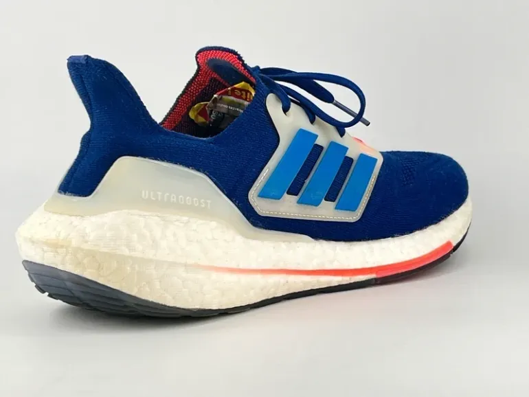 Used Adidas Ultra Boost 22 bike — image 17 of 26