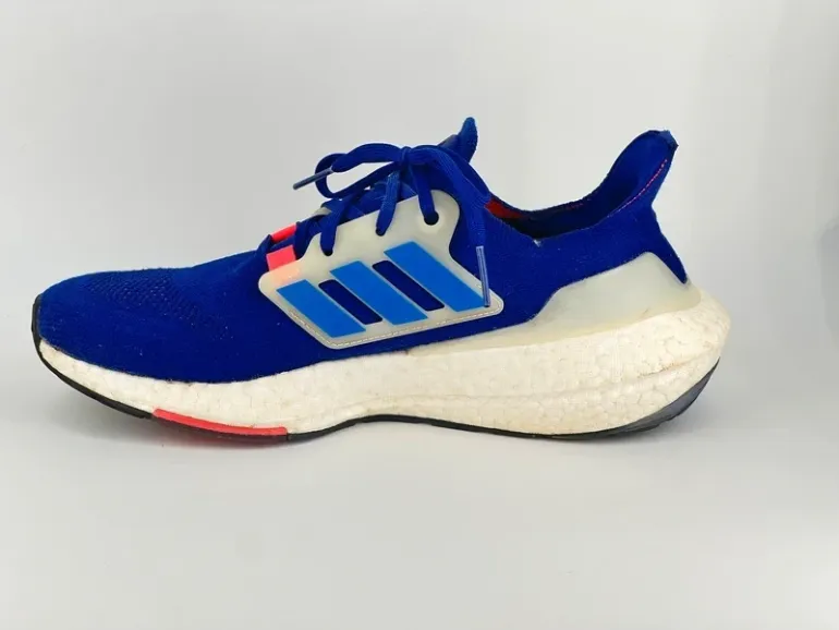 Used Adidas Ultra Boost 22 bike — image 6 of 26