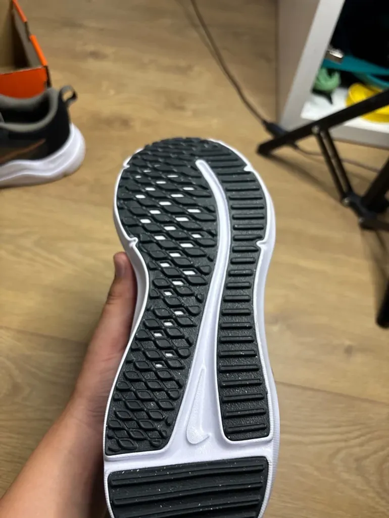 Used Nike Revolution 7 bike — image 5 of 6
