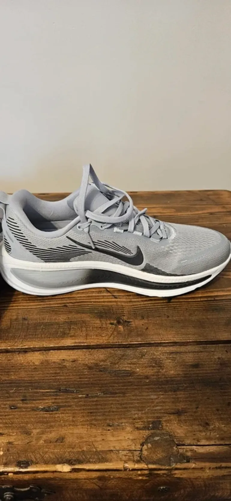 Used Nike ZoomX Vomero 16 bike — image 2 of 13