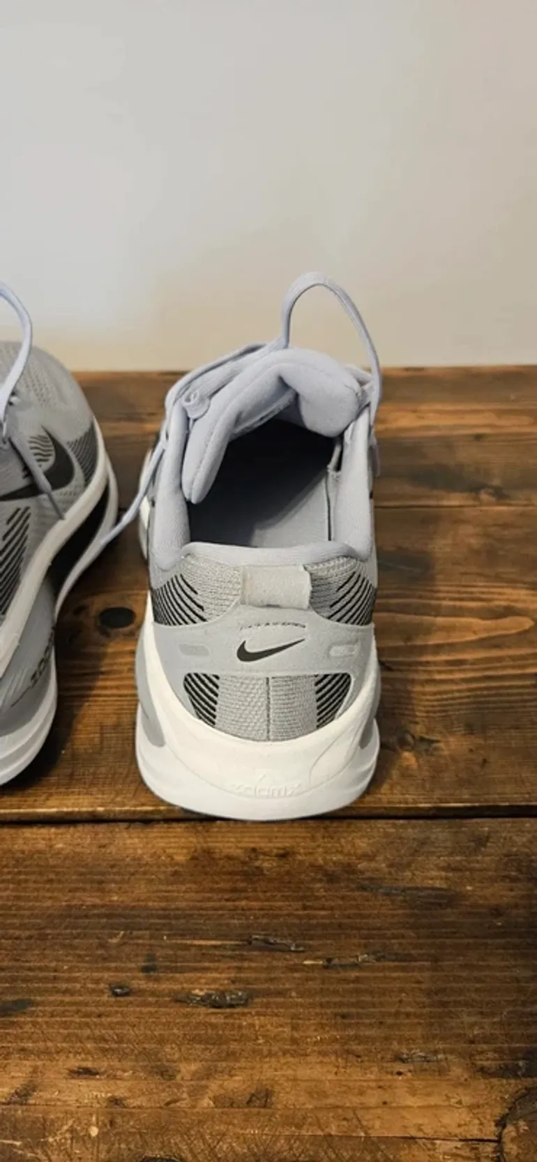 Used Nike ZoomX Vomero 16 bike — image 3 of 13