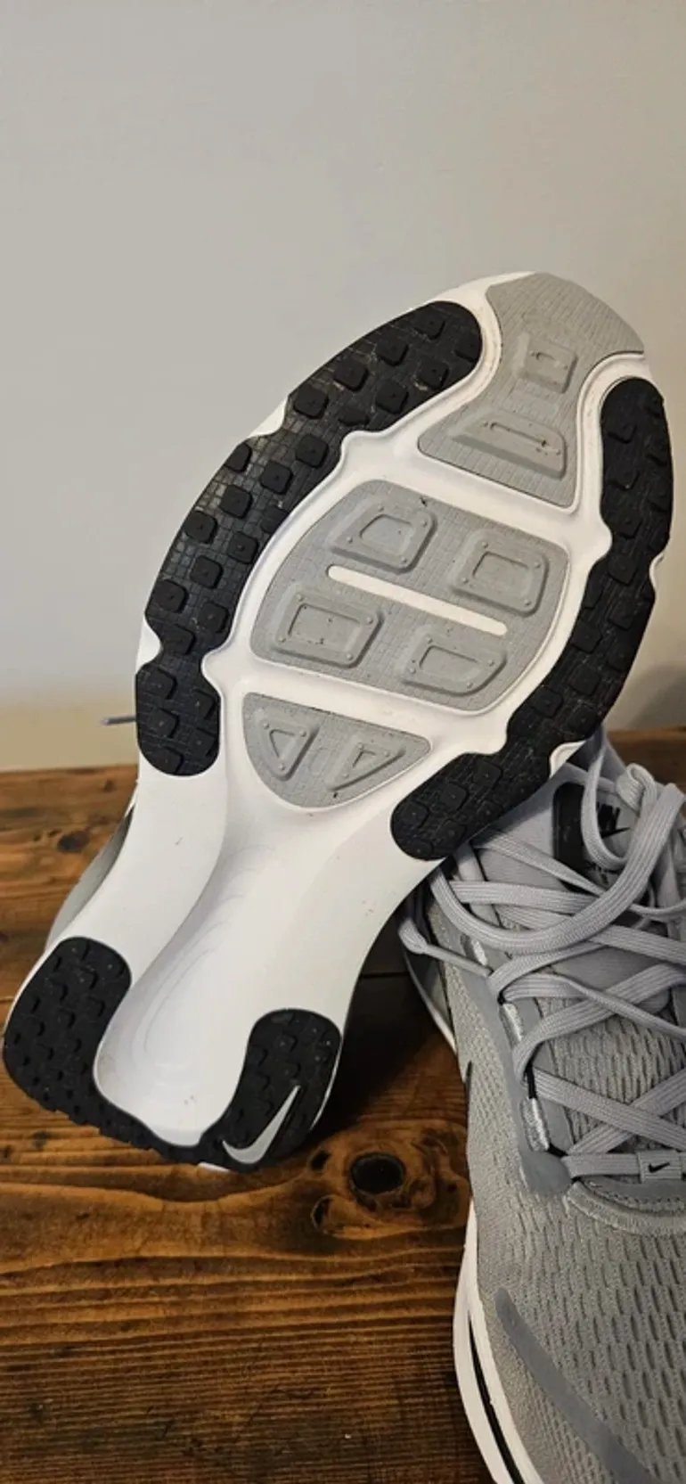 Used Nike ZoomX Vomero 16 bike — image 8 of 13