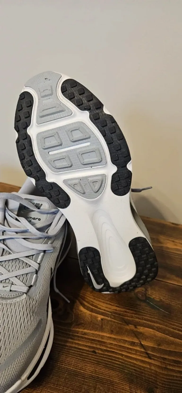 Used Nike ZoomX Vomero 16 bike — image 7 of 13
