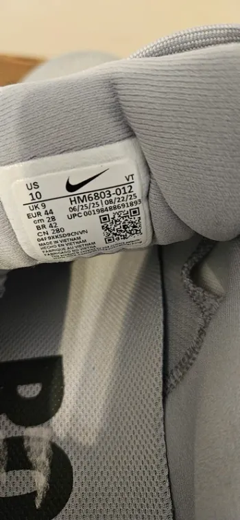 Used Nike ZoomX Vomero 16 bike — image 10 of 13