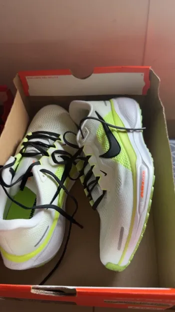 Pegasus Zoom Running Shoes d'occasion