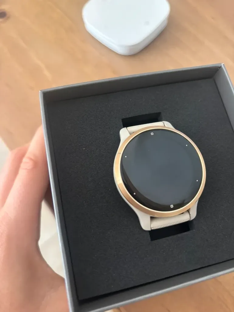 Used Garmin Venu 2S bike — image 6 of 6