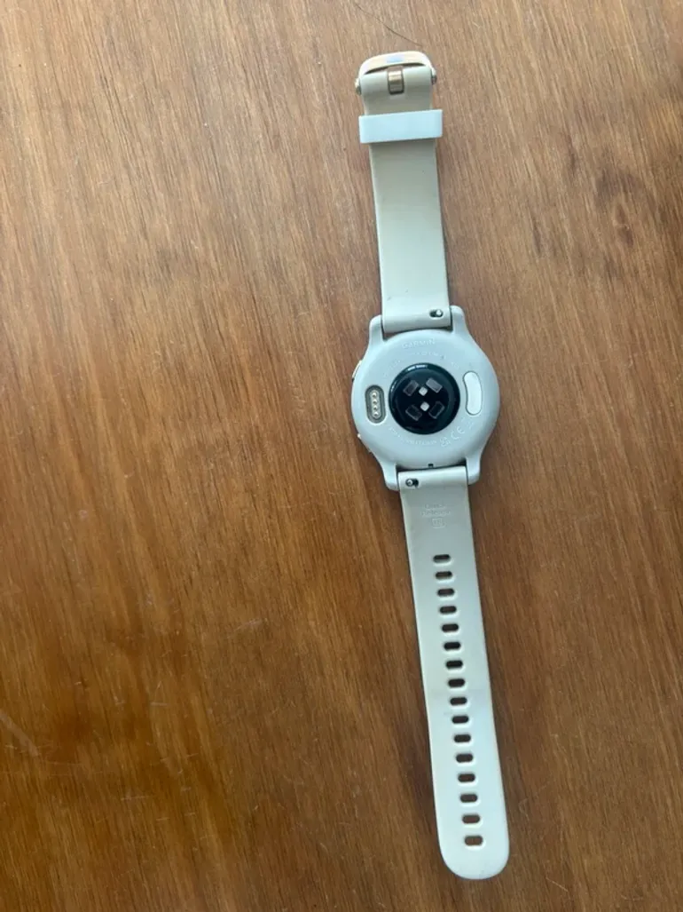 Used Garmin Venu 2S bike — image 3 of 6