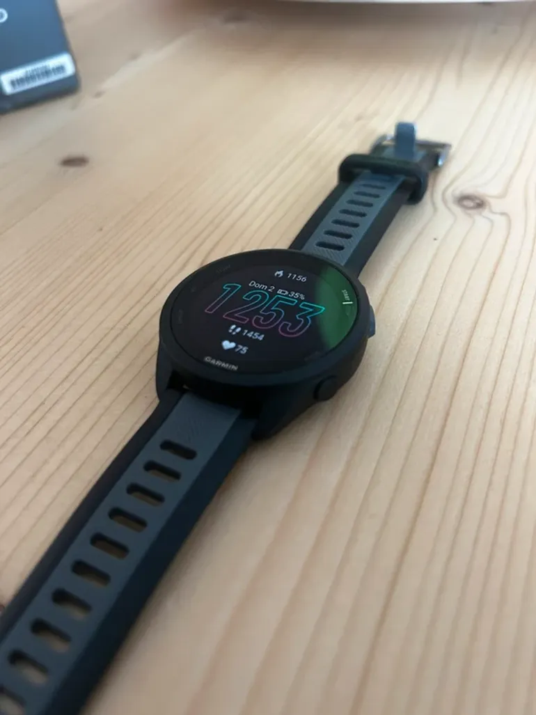 Used Garmin Forerunner 165 Music bike — image 3 of 5