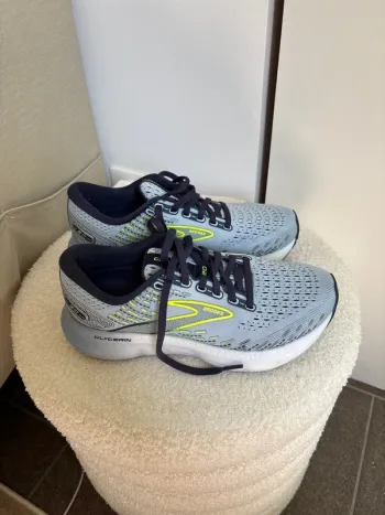 Käytetty Brooks Running Shoes Running Shoes