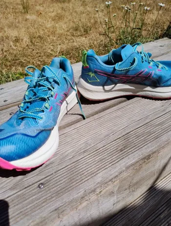 Used Asics fujispeed 2 bike — image 3 of 8