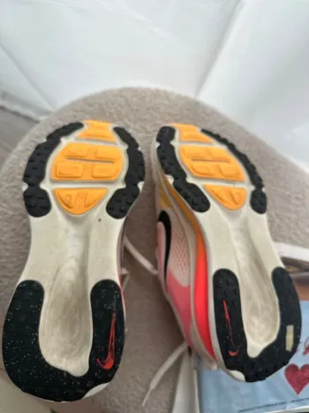 Used Nike Vomero 18 bike — image 5 of 8