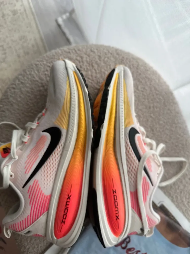 Used Nike Vomero 18 bike — image 4 of 8