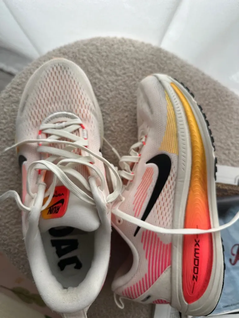 Used Nike Vomero 18 bike — image 7 of 8