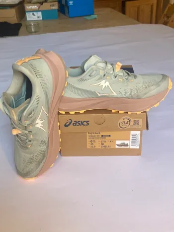 Brugt Asics Fuji Lite 6 Running Shoes