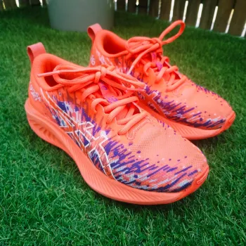 Käytetty Asics Noosa Tri 16 Running Shoes