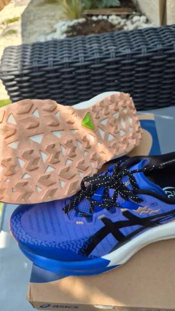 Used Asics Trabuco Max 5 Running Shoes
