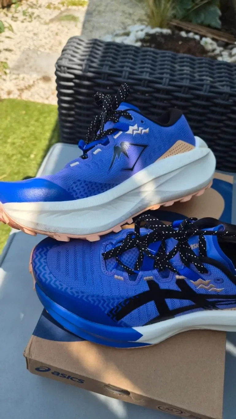 Used Asics Trabuco Max 5 bike — image 2 of 5