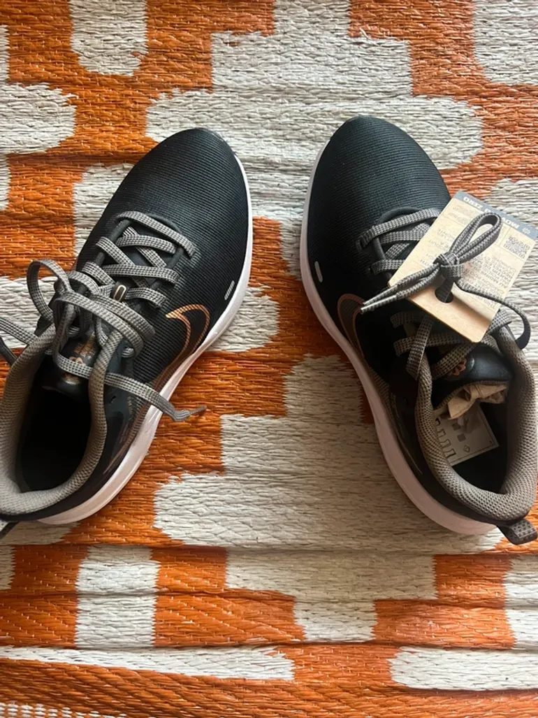 Used Nike Downshifter 12 bike — image 4 of 6