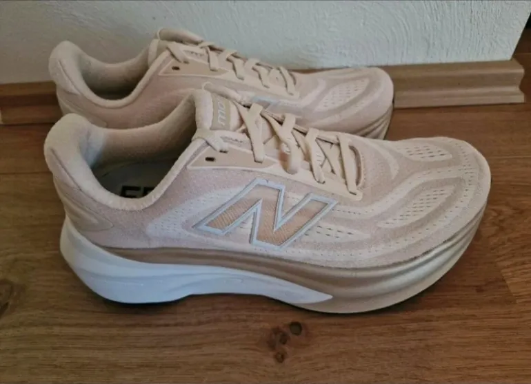 Used New Balance Fresh Foam X More v6 bike — image 2 of 6