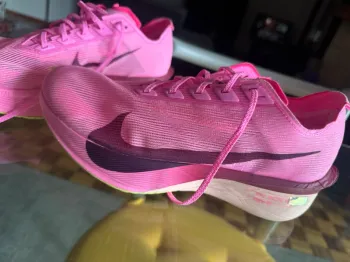 Nike Vaporfly bike d'occasion — image 2 sur 3