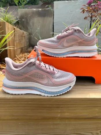 Käytetty Pegasus Nike Premium Running Shoes