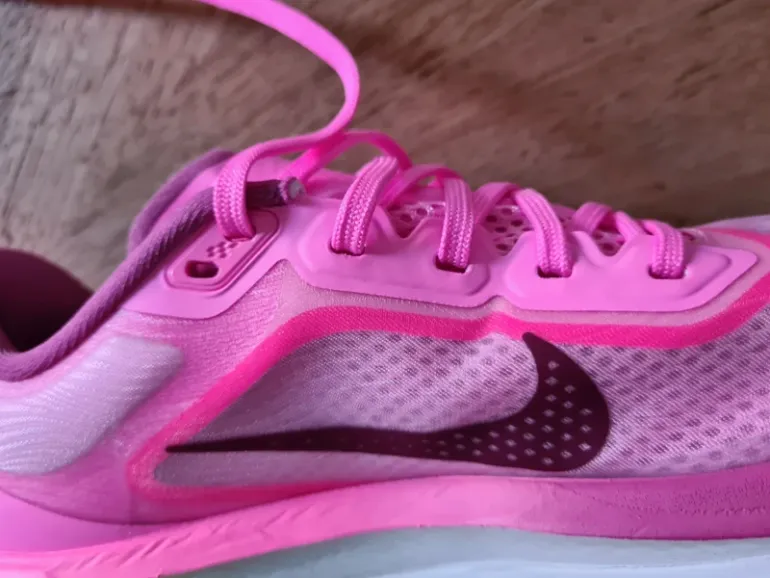 Rose Nike Fly6 bike d'occasion — image 14 sur 15