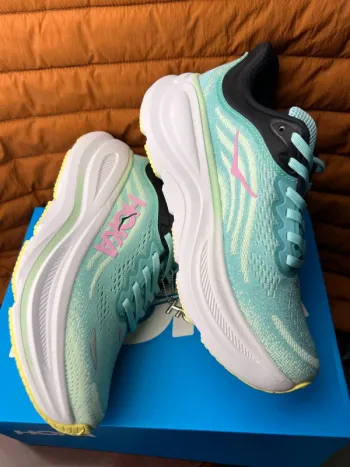 Tweedehands Hoka Shoes Size 38 bike — afbeelding 3 van 12