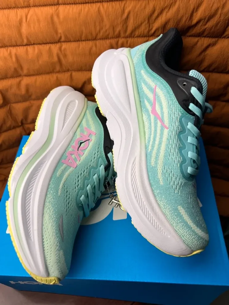 Tweedehands Hoka Shoes Size 38 bike — afbeelding 3 van 12