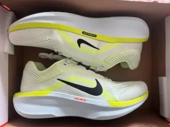 Nike Air Winflo 11 Running Shoes d'occasion